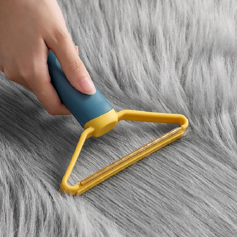 Portable Lint Brush to Keep Fabric Hair-Free